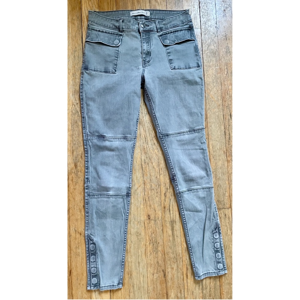 Abercrombie & Fitch gray skinny stretch with flap pockets jeans  Size 26